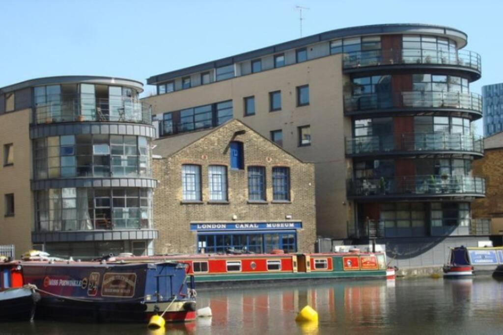 Functional Double With An Ensuite Toilet And Shower Near Tube And Bus Stations Londres Exterior foto